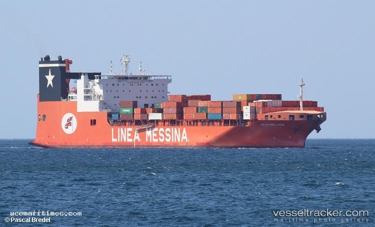 Al-Bateen - Vehicles Carrier vessel registered in Marshall Islands