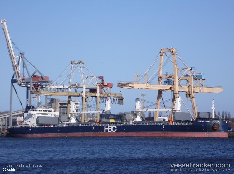 Cetus-Beluga - Bulk Carrier vessel registered in Marshall Islands