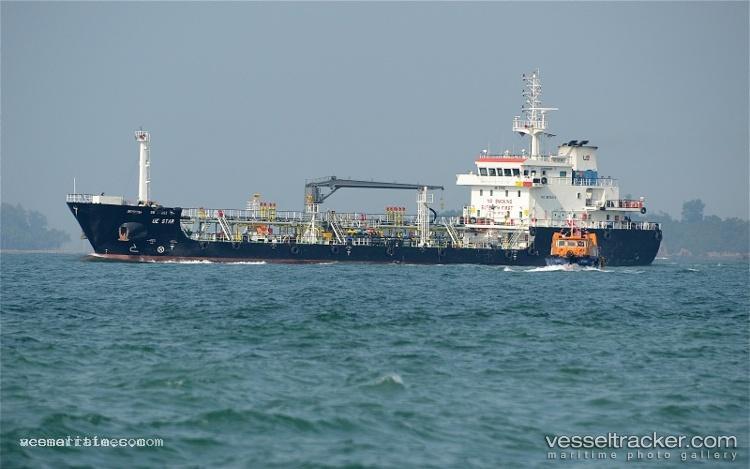 Sea-Loyalty - Bunkering Tanker vessel registered in Singapore