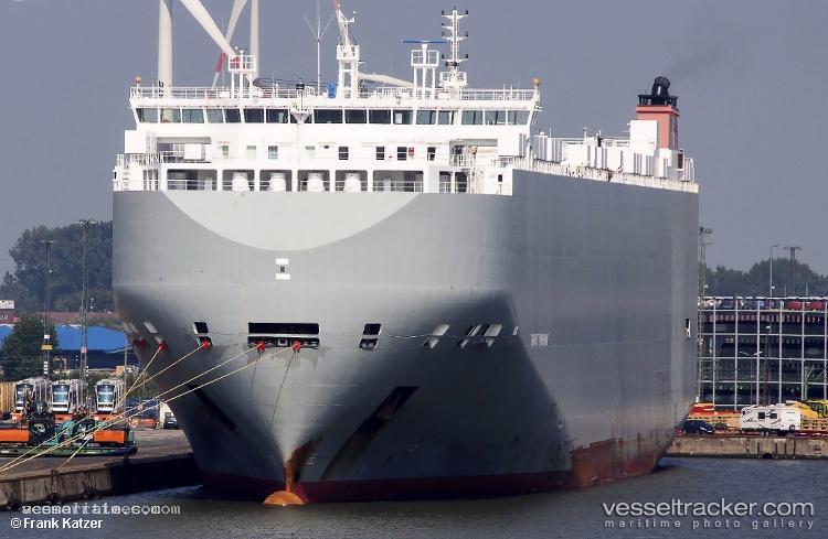 Gravity-Highway - Vehicles Carrier vessel registered in Bahamas