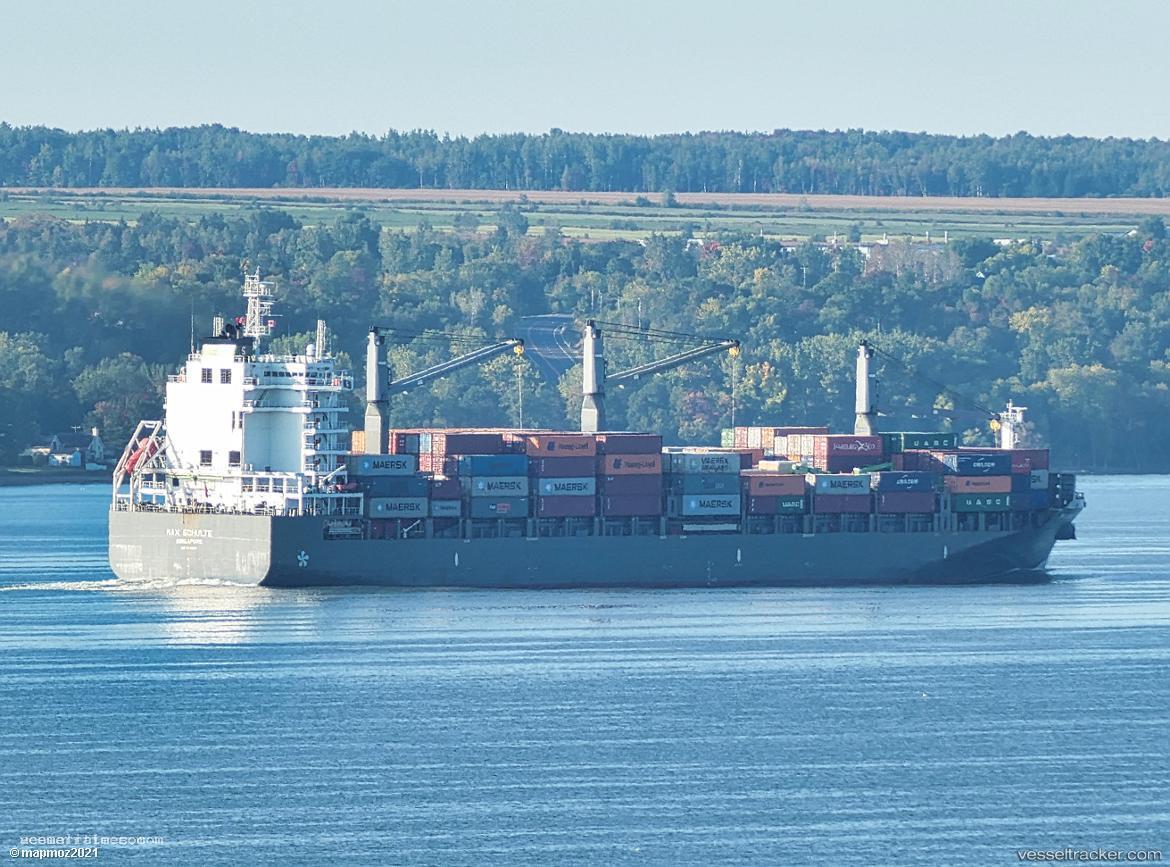 Max-Schulte - Container Ship vessel registered in Singapore