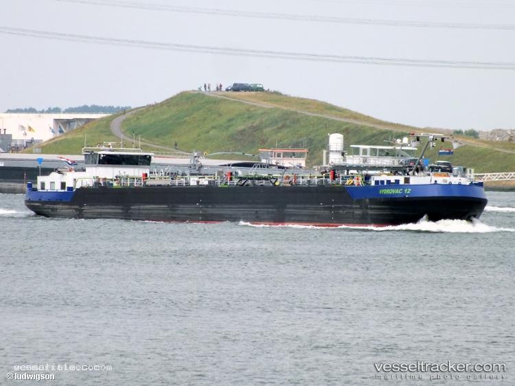 Hydrovac-12 - Oil And Chemical Tank Barge vessel registered in Netherlands