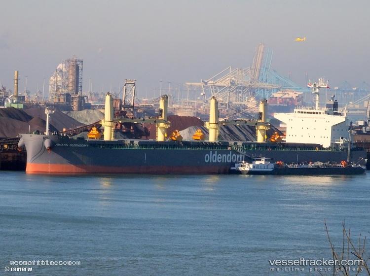 Lynux-Synergy - Bulk Carrier vessel registered in Panama