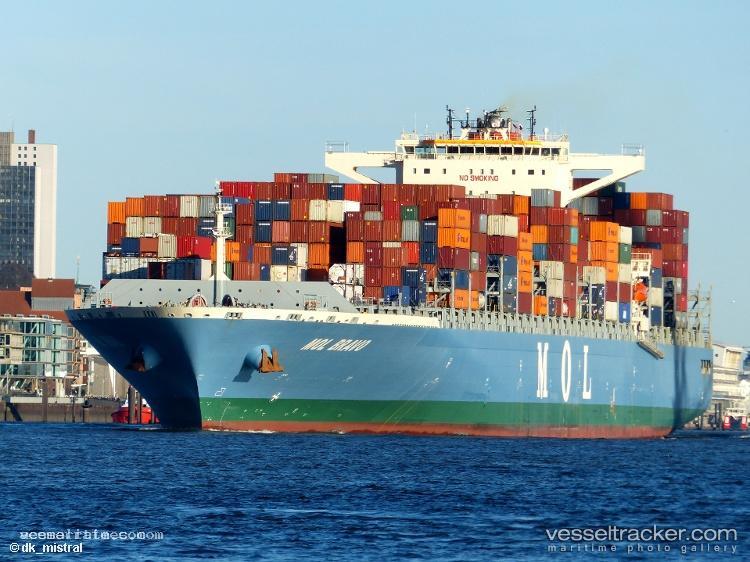 Seaspan-Bravo - Container Ship vessel registered in Hong Kong