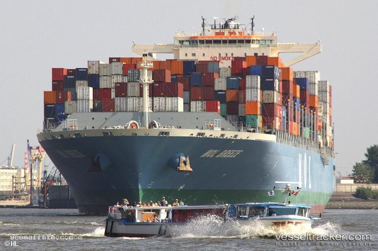 Seaspan-Breeze - Container Ship vessel registered in Hong Kong