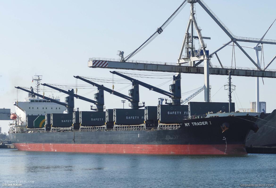 Astro-Propus - Bulk Carrier vessel registered in Bahamas