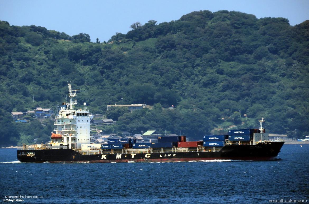 Sky-Moon - Container Ship vessel registered in Marshall Islands