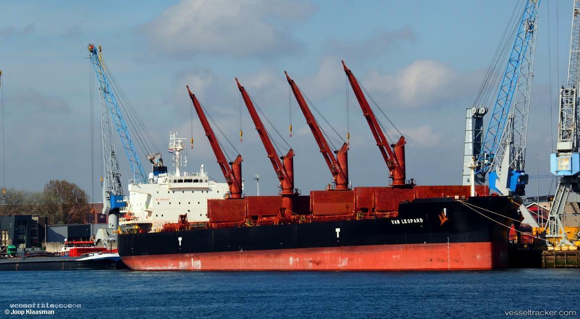 Van-Leopard - Bulk Carrier vessel registered in Liberia
