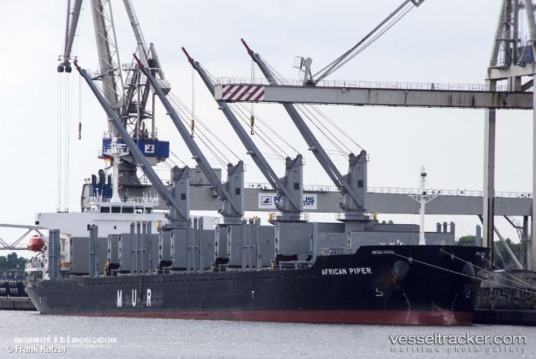 African-Piper - Bulk Carrier vessel registered in Bahamas