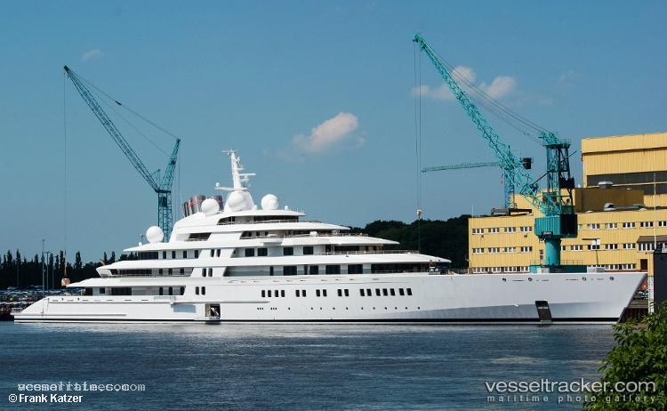 Azzam - Service Ship vessel registered in United Arab Emirates