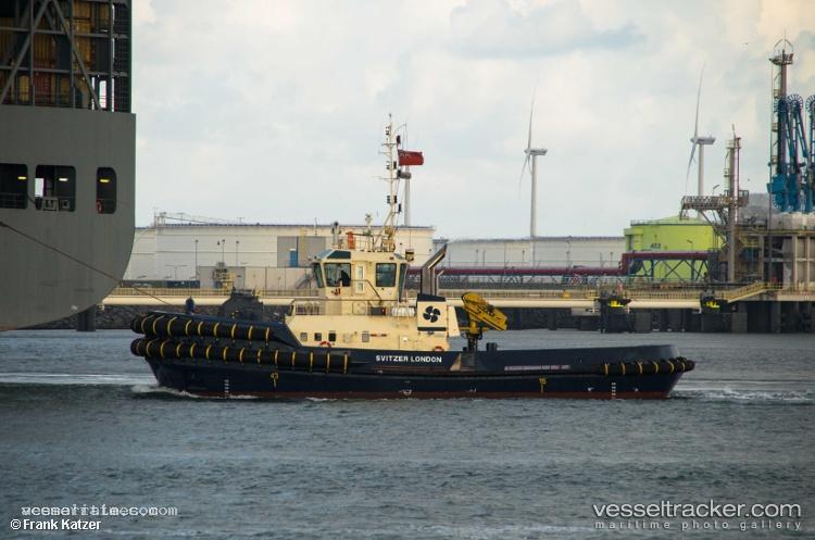 Svitzer-London - Tug vessel registered in United Kingdom