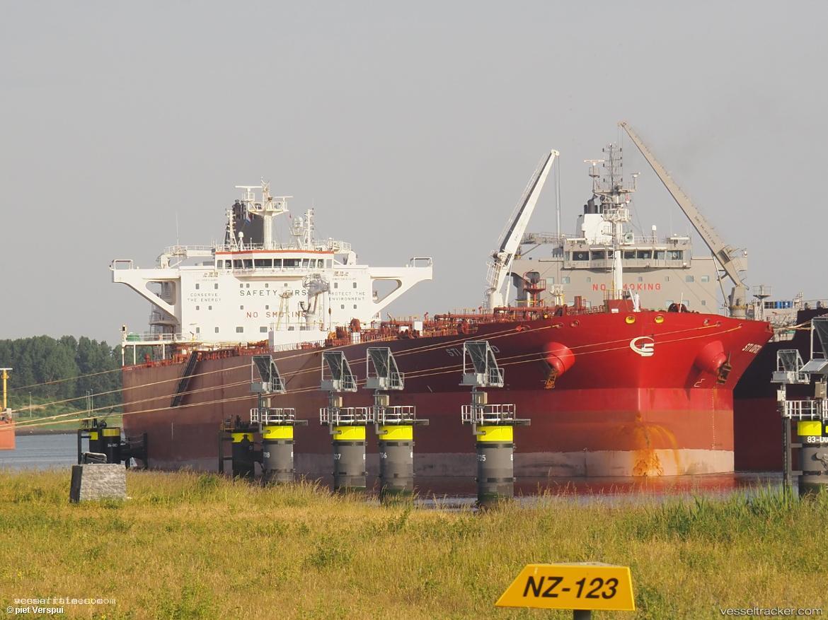 Sti-Oxford - Crude Oil Tanker vessel registered in Marshall Islands