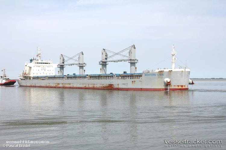 Nisa-Naree - Bulk Carrier vessel registered in Singapore