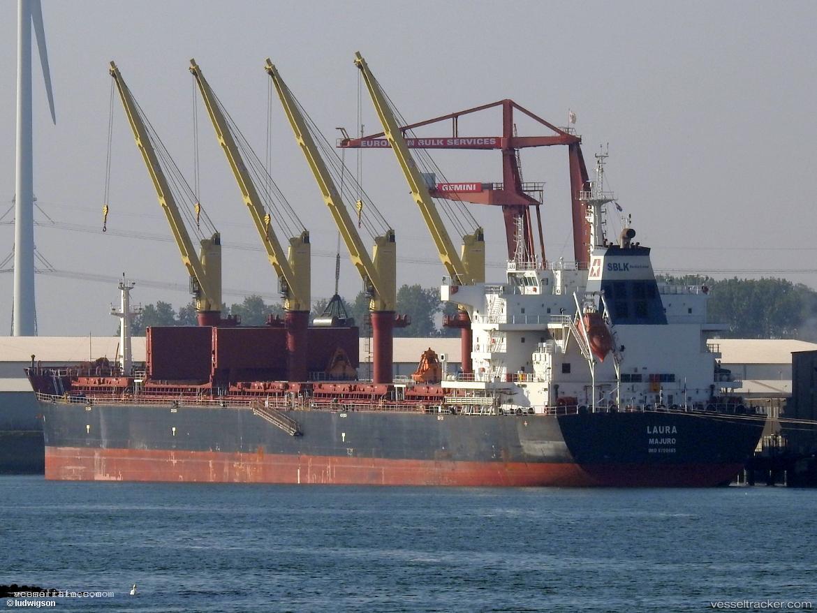 Laura - Bulk Carrier vessel registered in Marshall Islands