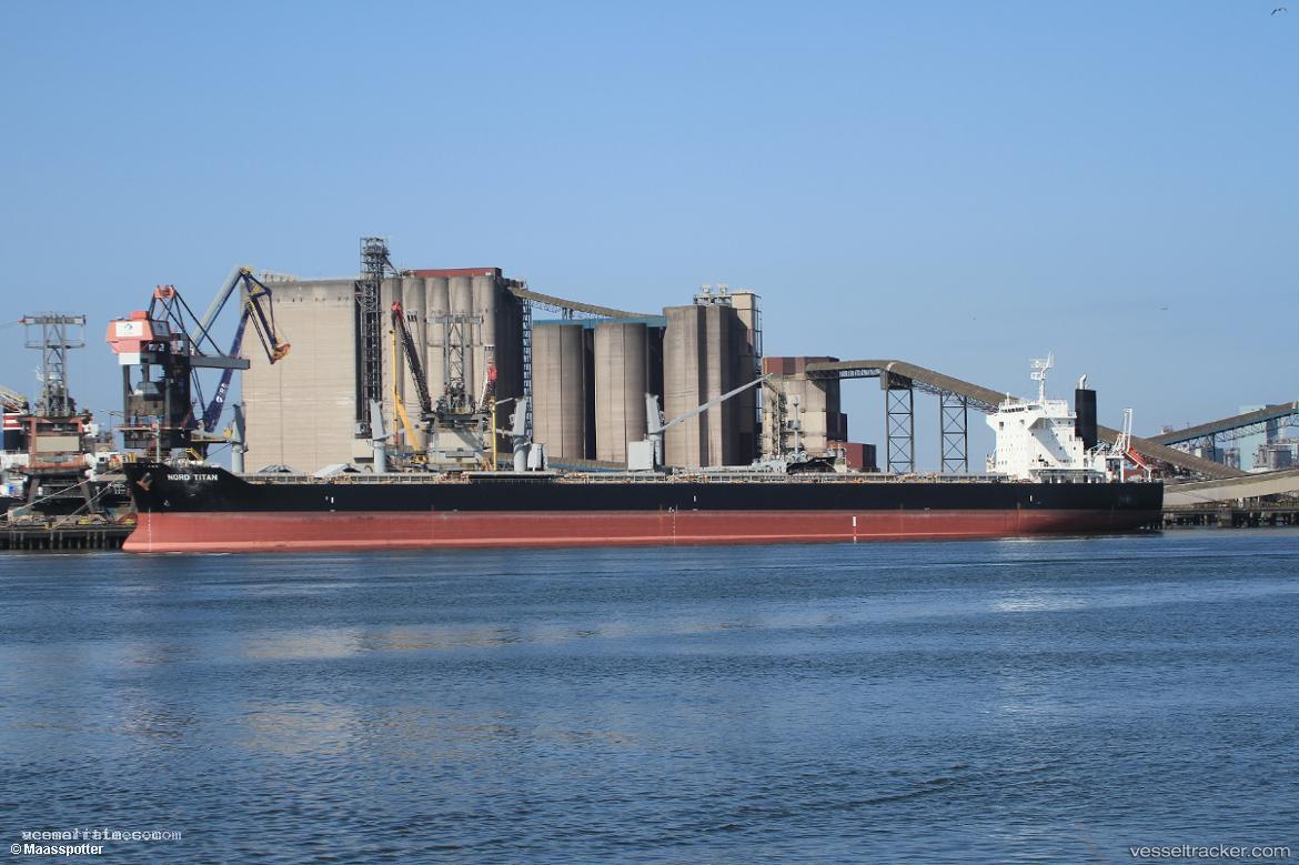 Nord-Titan - Bulk Carrier vessel registered in Singapore