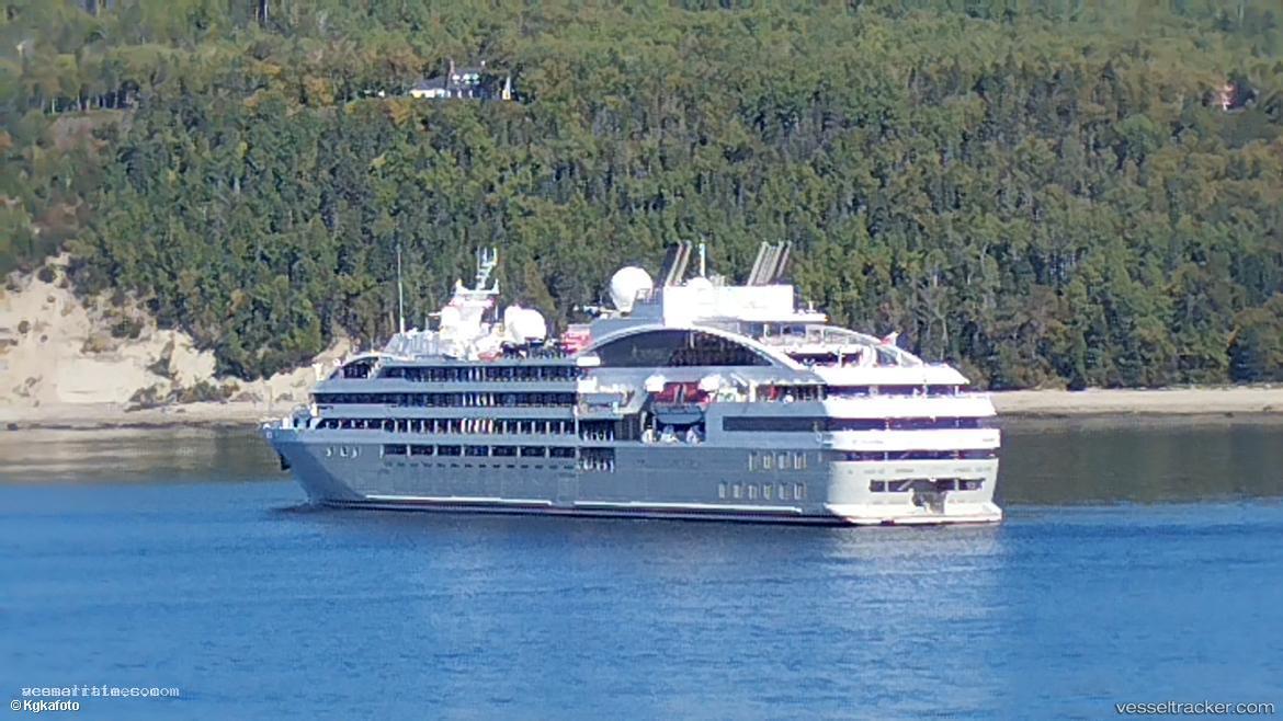 Le-Lyrial - Cruise Ship vessel registered in France