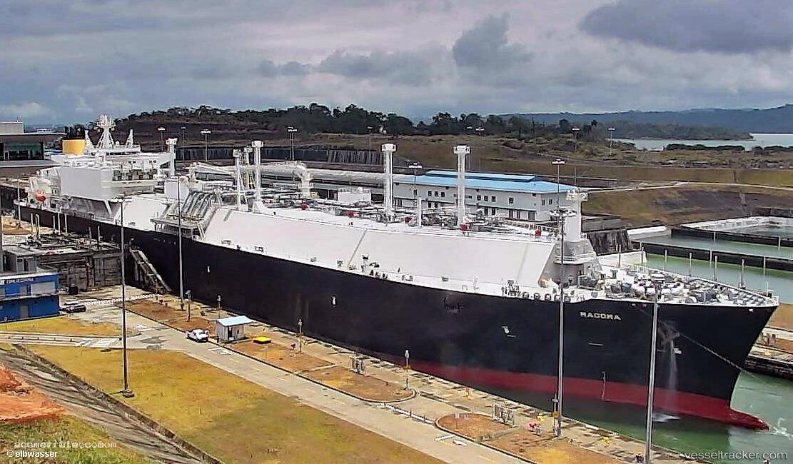 Macoma - Lng Tanker vessel registered in Bahamas