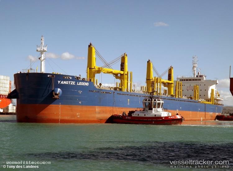 Yangtze-Legend - Bulk Carrier vessel registered in Marshall Islands
