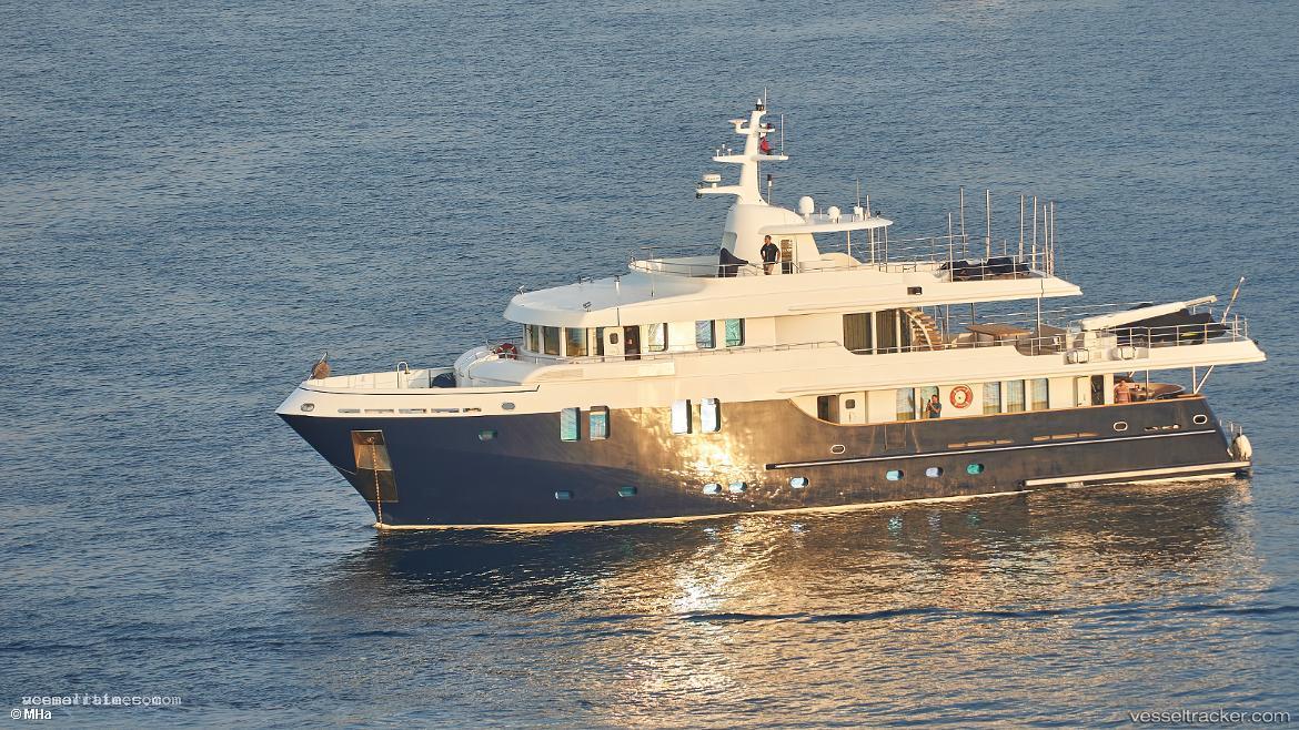 Forty-Two - Service Ship vessel registered in Bahamas