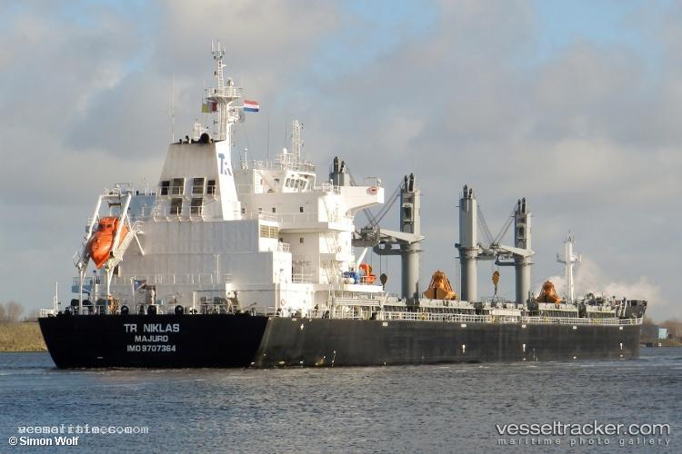 Genco-Magic - Bulk Carrier vessel registered in Marshall Islands