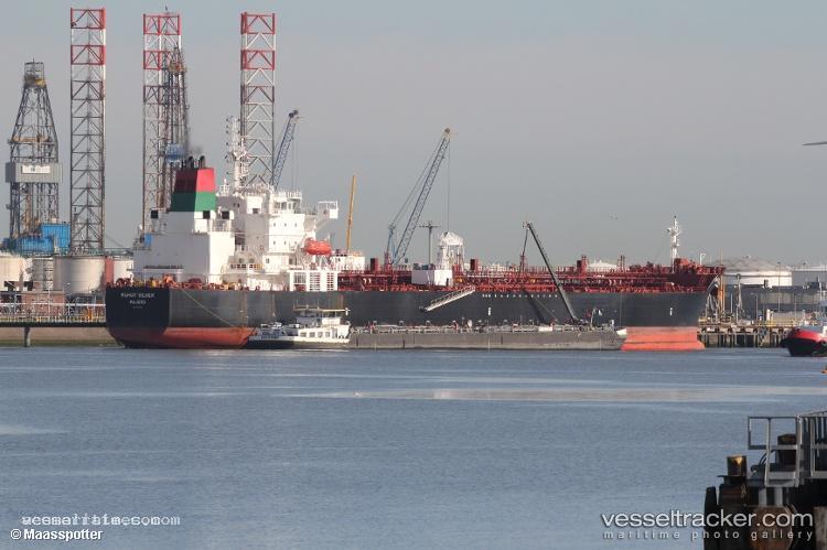 Muhut-Silver - Chemical Oil Products Tanker vessel registered in Marshall Islands