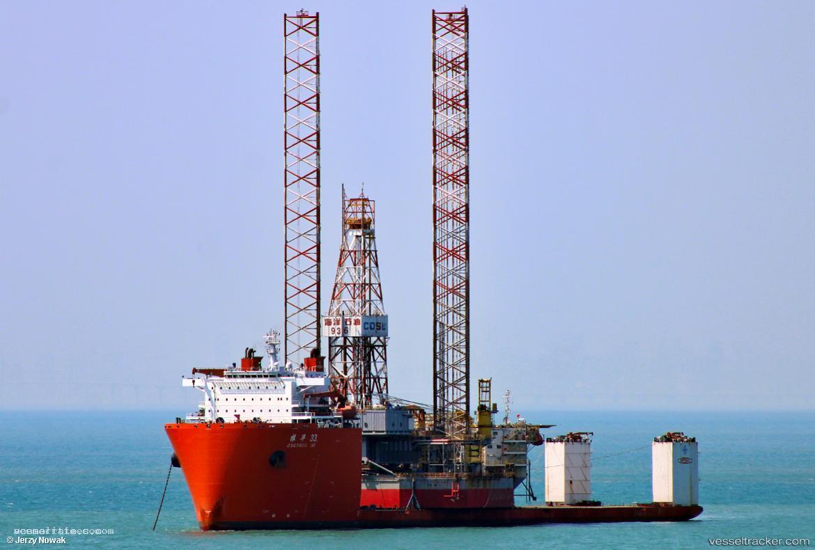 Zhen-Hua-33 - Heavy Load Carrier vessel registered in China