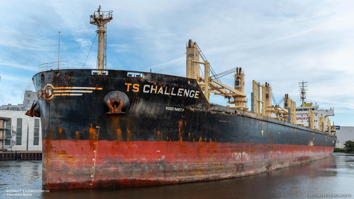 Ts-Challenge - Bulk Carrier vessel registered in Panama