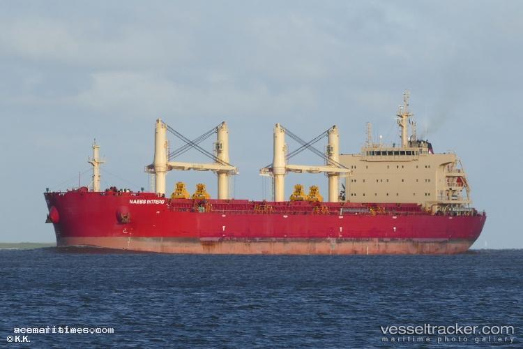 Beauty-Lotus - Bulk Carrier vessel registered in Marshall Islands