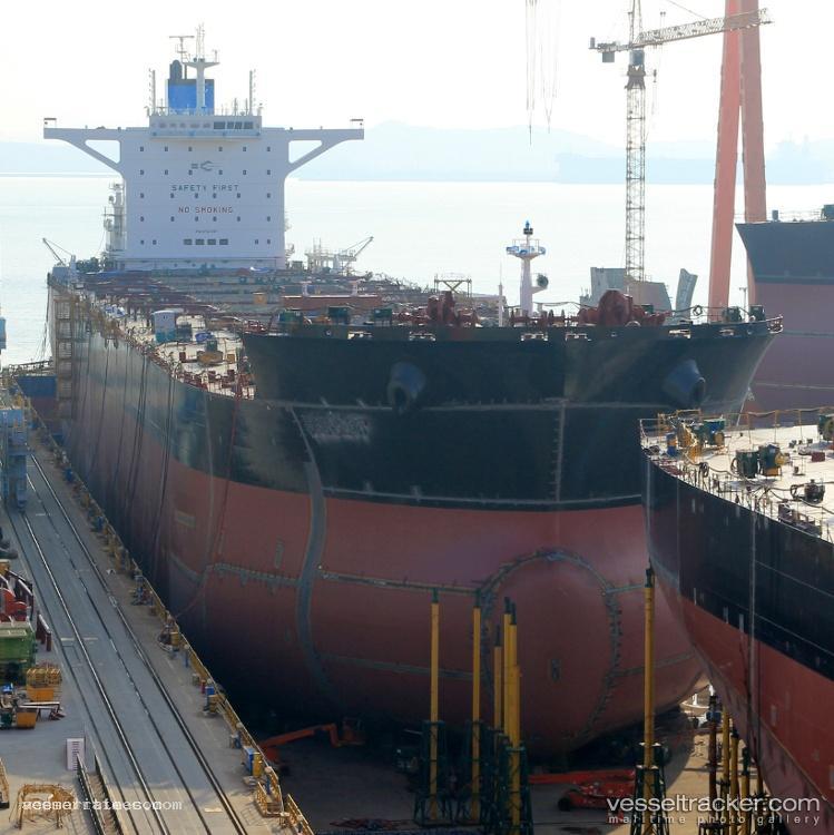 Golden-Barnet - Bulk Carrier vessel registered in Hong Kong