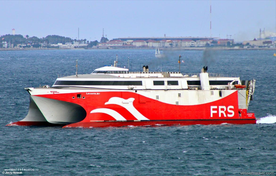 Levante-Jet - Passenger Ro Ro Cargo Ship vessel registered in United Kingdom