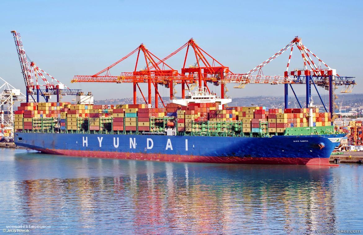 Hyundai-Earth - Container Ship vessel registered in United Kingdom