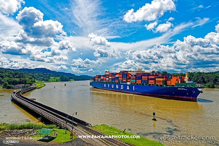 Hyundai-Mars - Container Ship vessel registered in United Kingdom