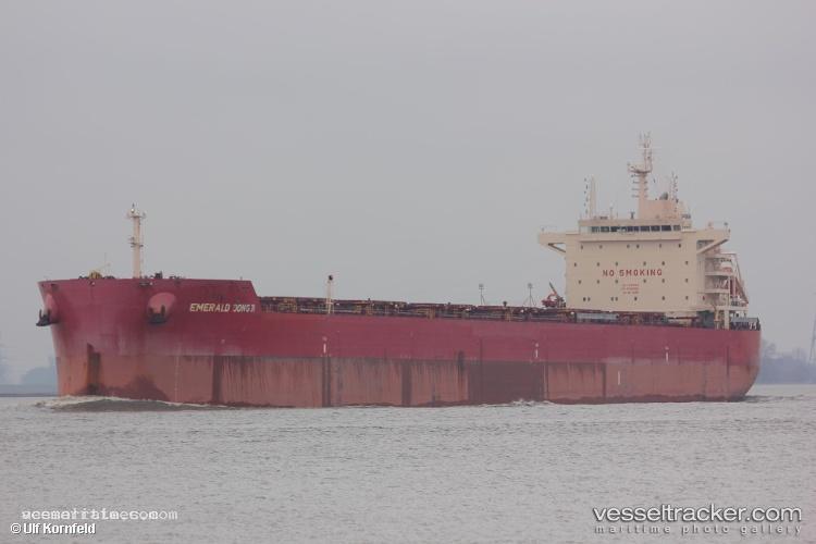 Emerald-Dongji - Bulk Carrier vessel registered in Hong Kong