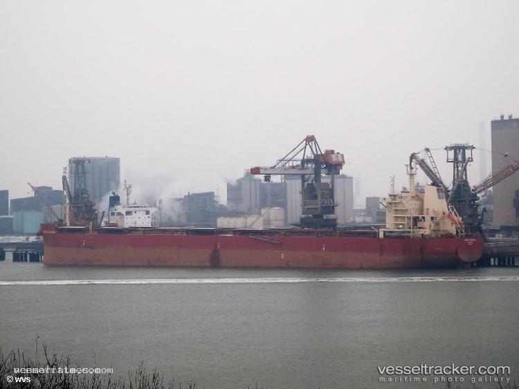 Emerald-Baisha - Bulk Carrier vessel registered in Hong Kong