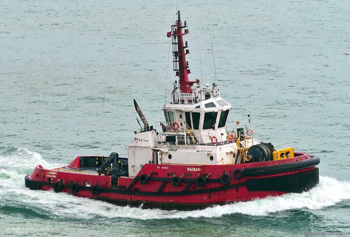 Radiant-Cs02 - Tug vessel registered in Singapore