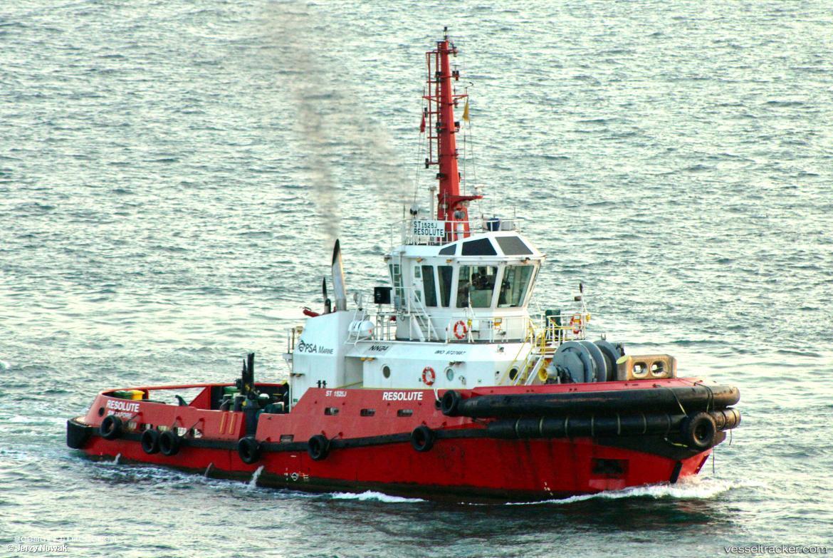 Resolute-Nn24 - Tug vessel registered in Singapore