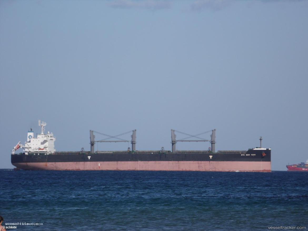 Dsi-Aquila - Bulk Carrier vessel registered in Marshall Islands