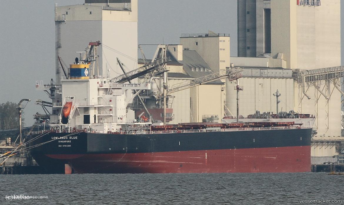 Lowlands-Blue - Bulk Carrier vessel registered in Singapore