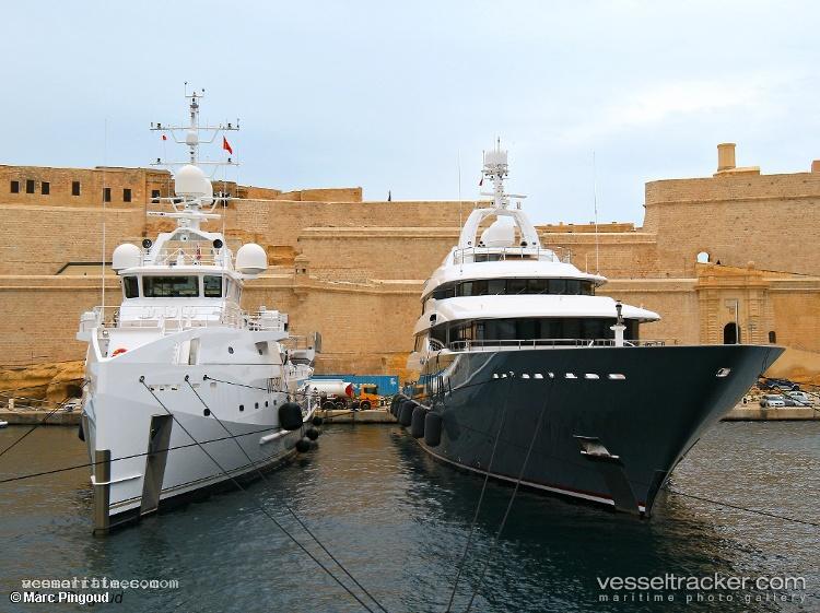 Intrepid - Service Ship vessel registered in Cayman Islands