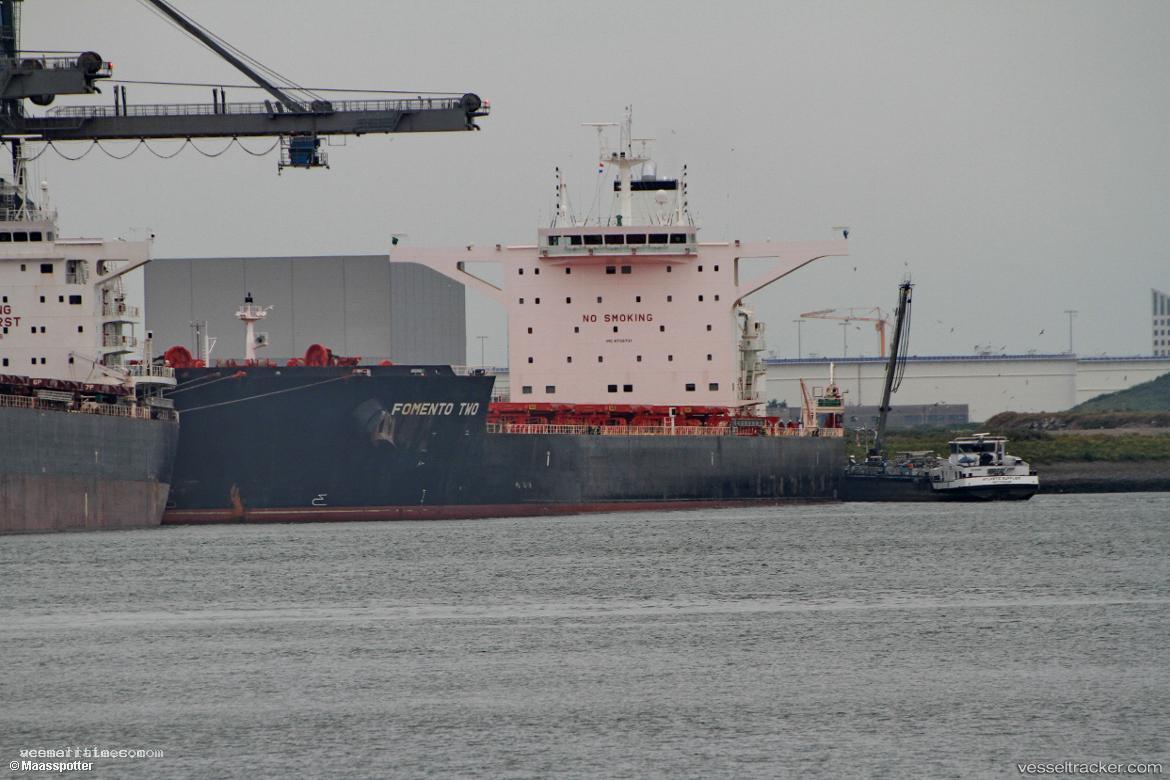 Pan-Universal - Bulk Carrier vessel registered in Liberia