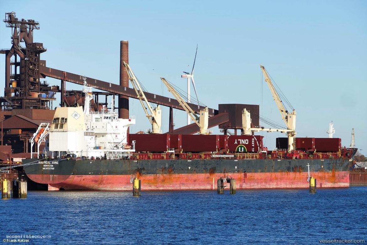 Hg-Leixoes - Bulk Carrier vessel registered in Liberia
