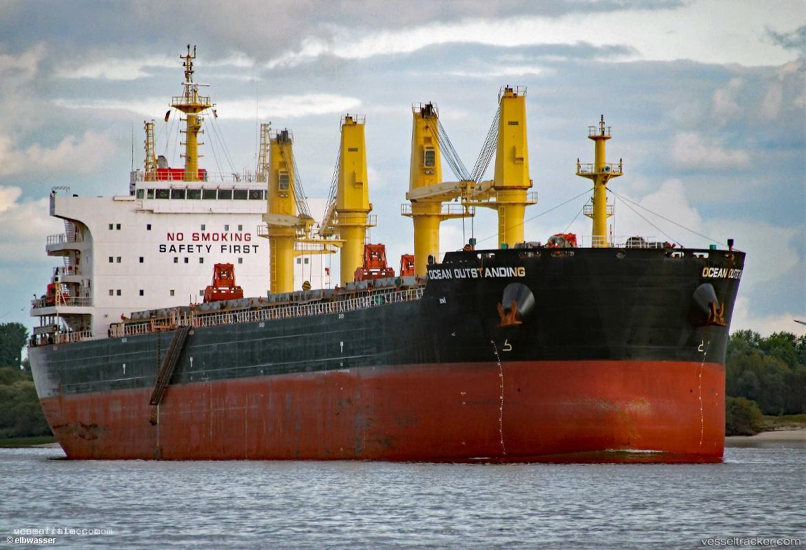 Oceanoutstanding - Bulk Carrier vessel registered in Hong Kong