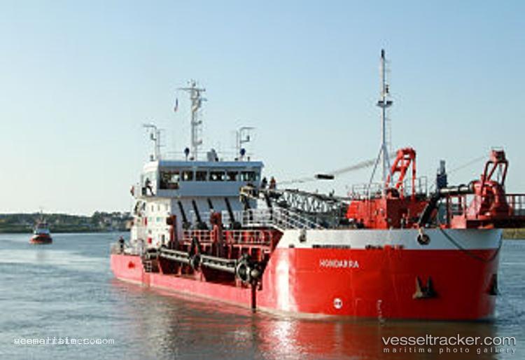 Hondarra - Hopper Dredger vessel registered in France