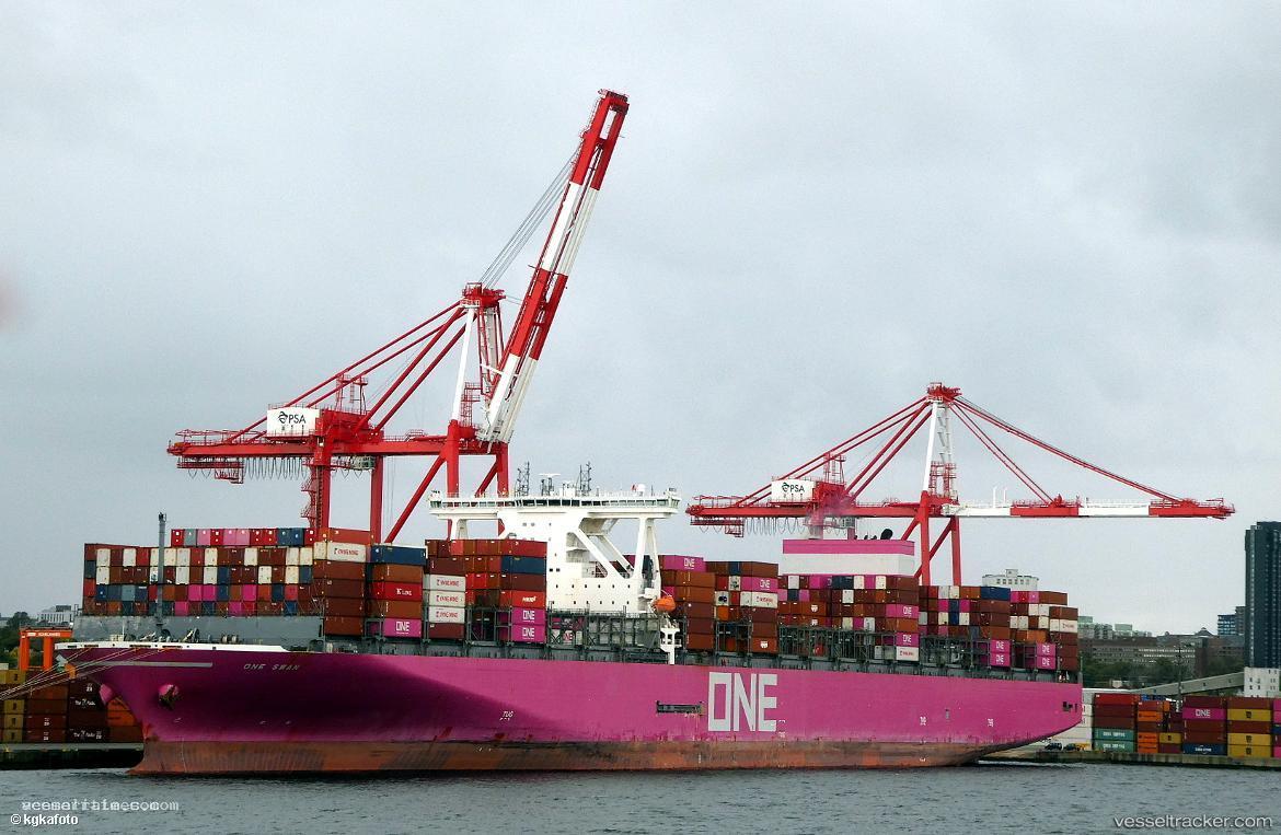 One-Swan - Container Ship vessel registered in Panama