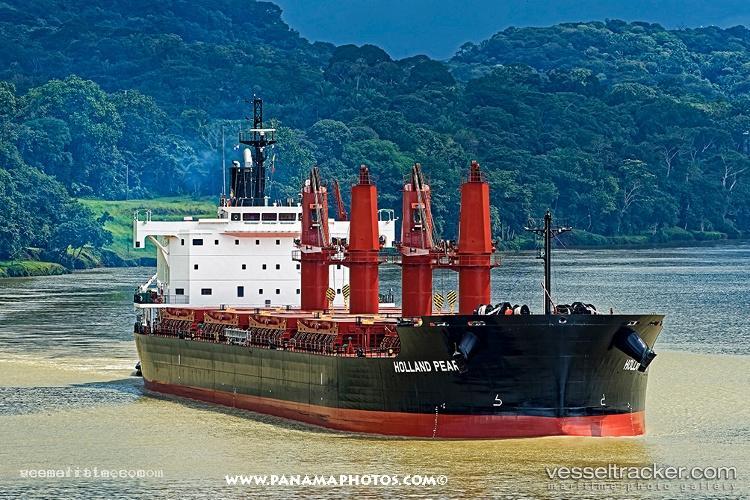 Holland-Pearl - General Cargo Ship vessel registered in Bahamas