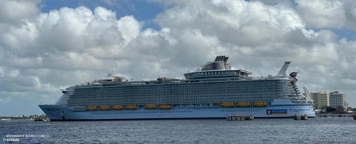 Symphony-Of-The-Seas - Cruise Ship vessel registered in Bahamas