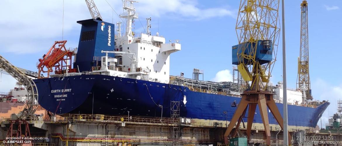 Earth-Summit - Lpg Tanker vessel registered in Singapore