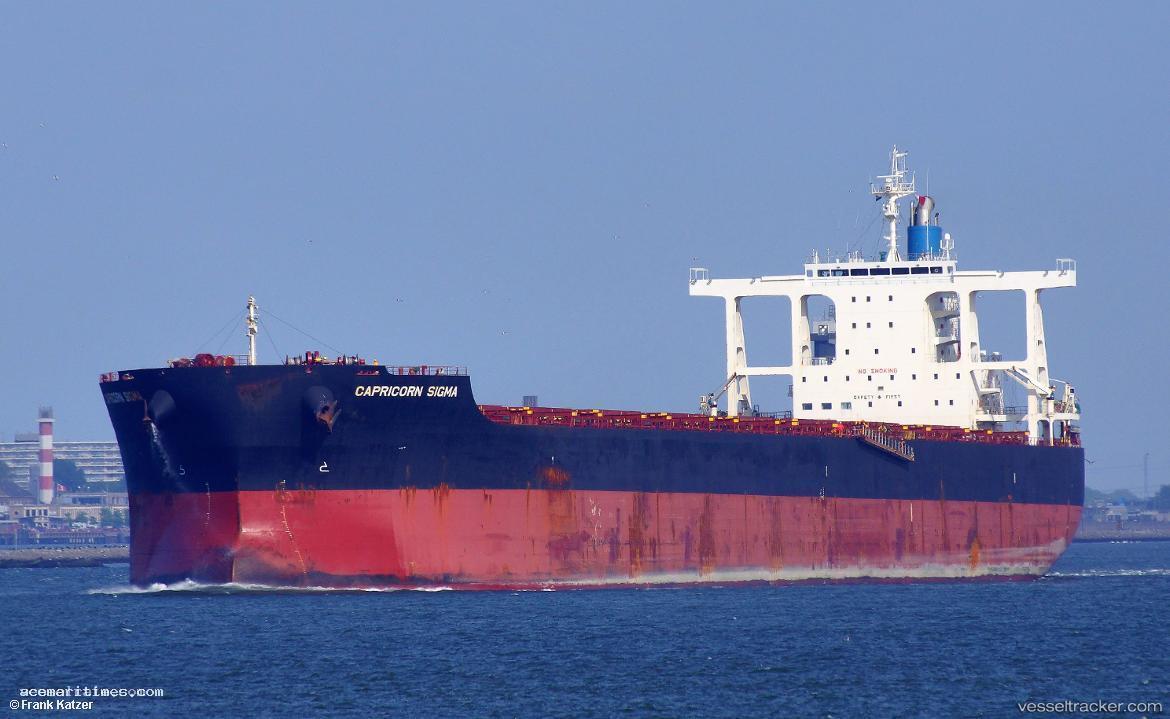 Capricorn-Sigma - Bulk Carrier vessel registered in Singapore