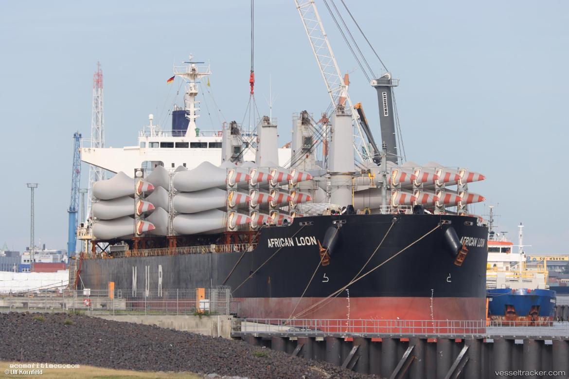 African-Loon - Bulk Carrier vessel registered in Bahamas