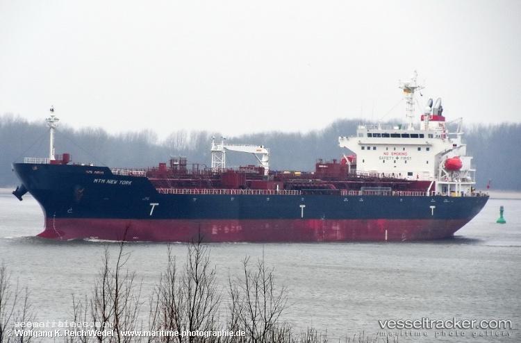 Mtm-New-York - Chemical Oil Products Tanker vessel registered in Singapore